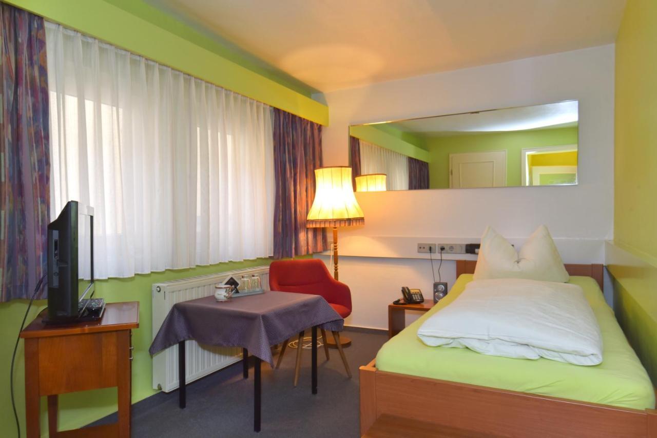 Hotel Goldene Sonne Arnstadt Exterior photo