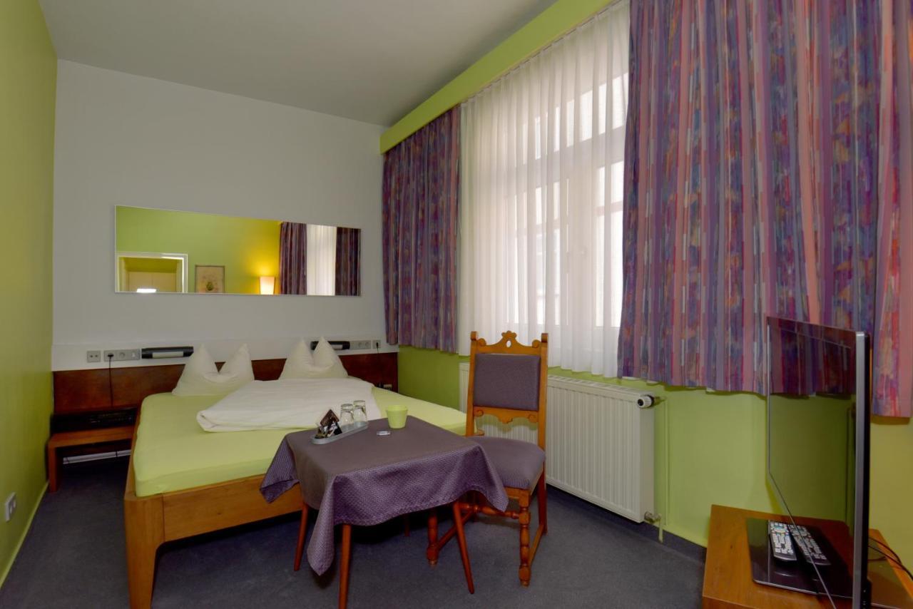 Hotel Goldene Sonne Arnstadt Exterior photo