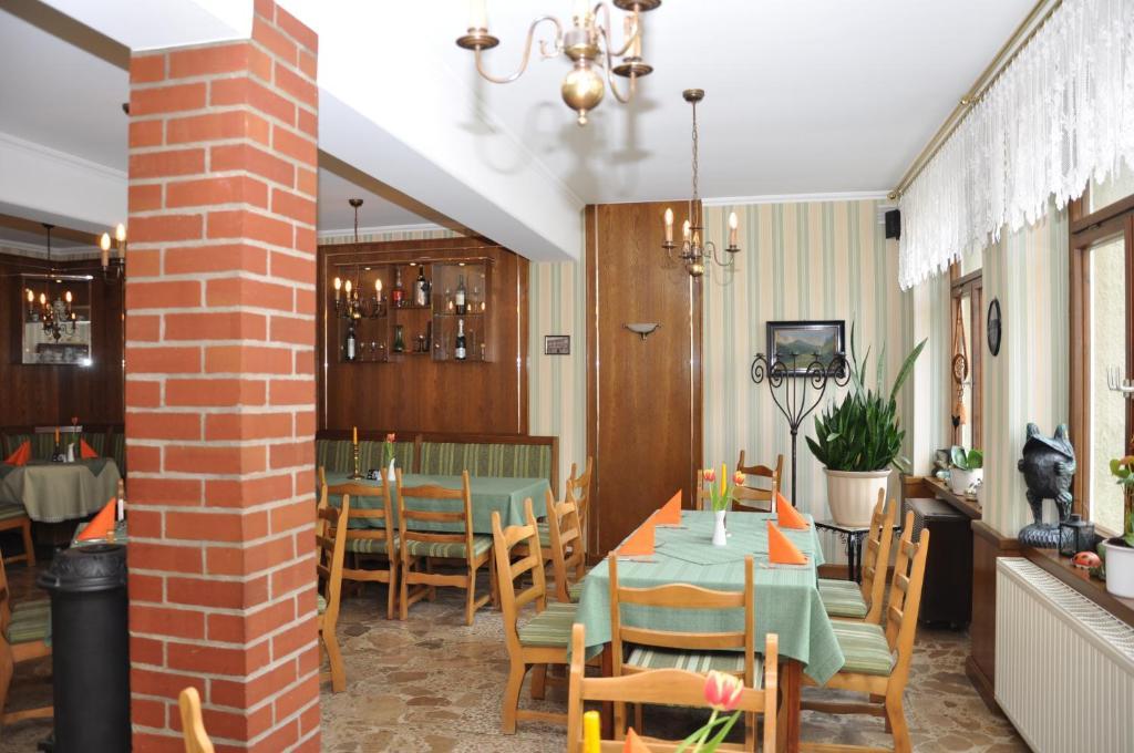 Hotel Goldene Sonne Arnstadt Exterior photo
